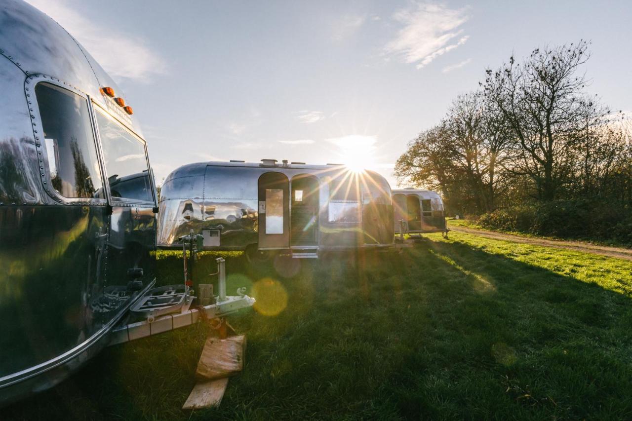 Silver Airstream Glamping & Rental Chichester Buitenkant foto