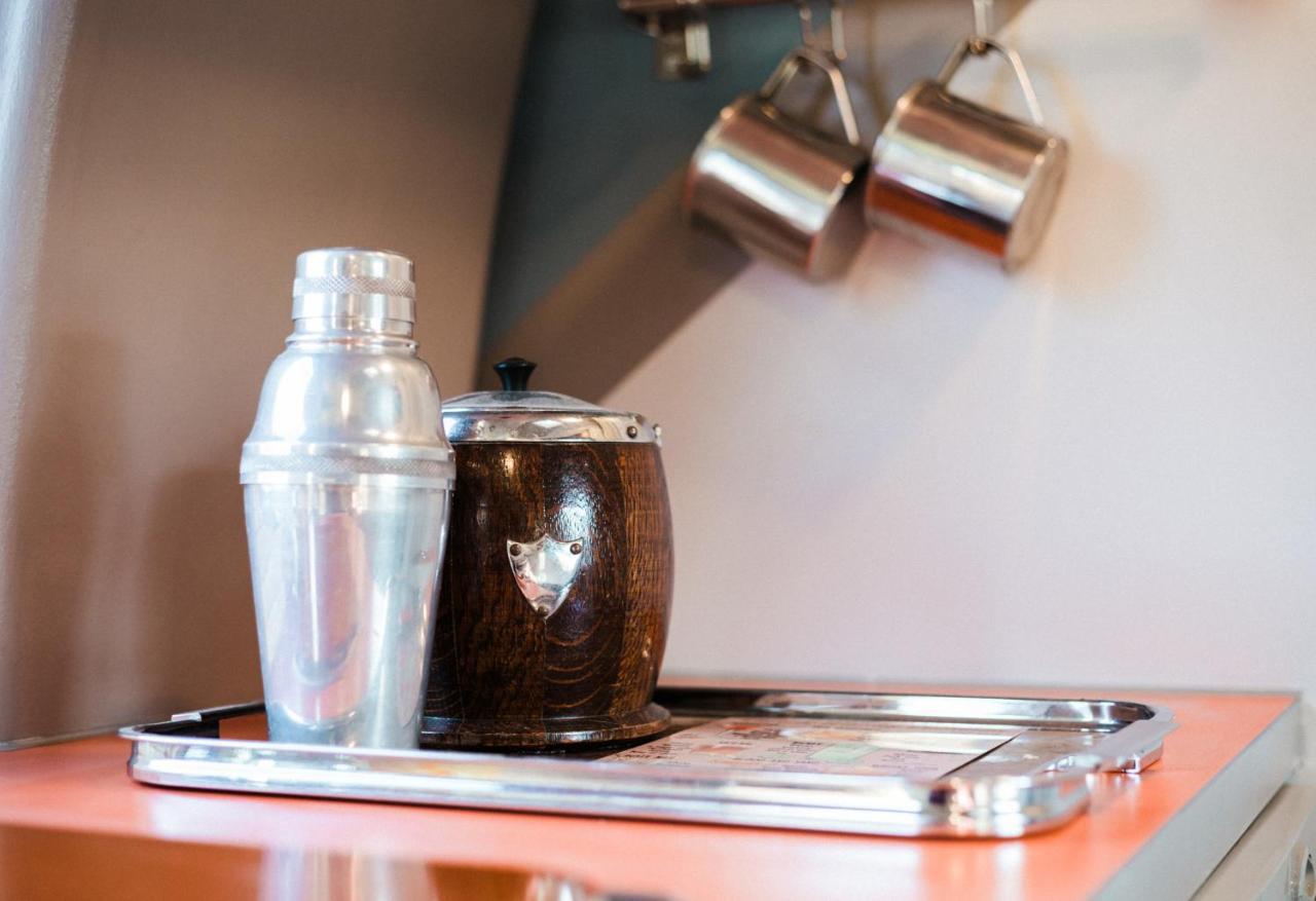 Silver Airstream Glamping & Rental Chichester Buitenkant foto