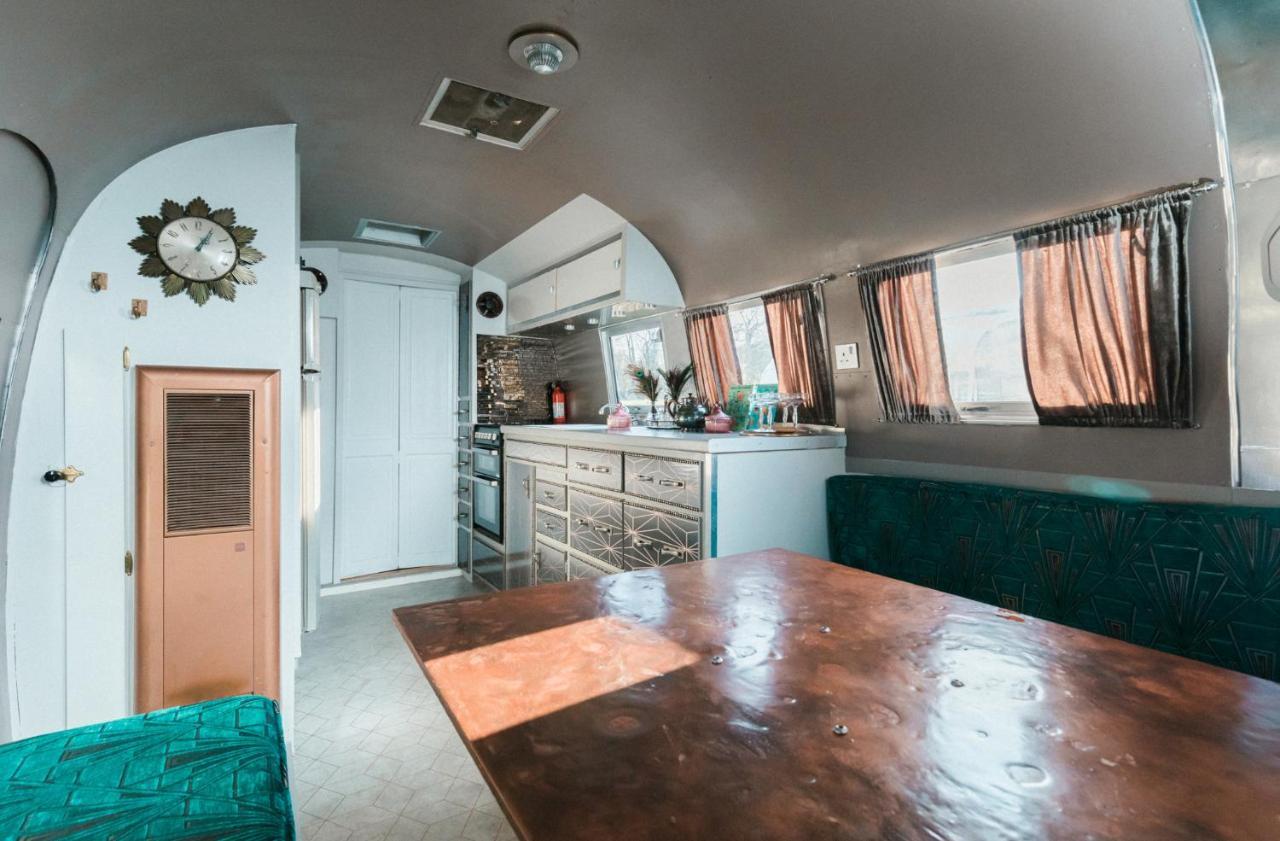 Silver Airstream Glamping & Rental Chichester Buitenkant foto