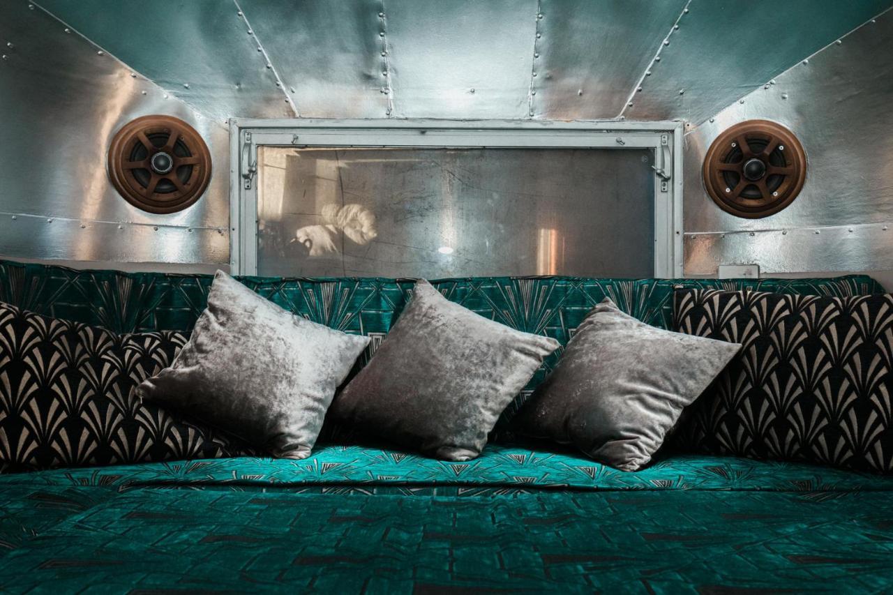 Silver Airstream Glamping & Rental Chichester Buitenkant foto