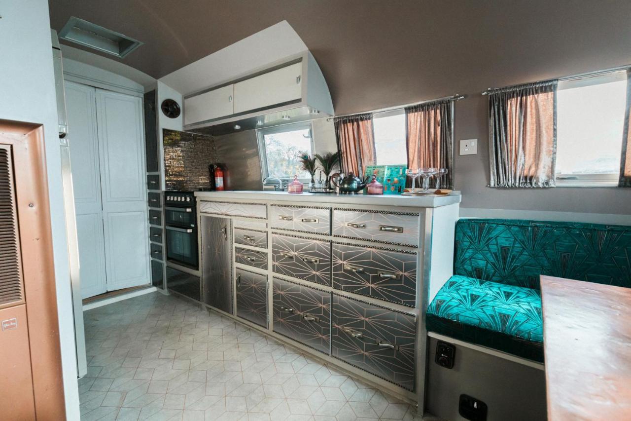 Silver Airstream Glamping & Rental Chichester Buitenkant foto