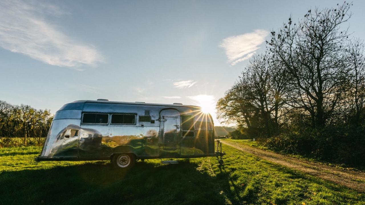 Silver Airstream Glamping & Rental Chichester Buitenkant foto