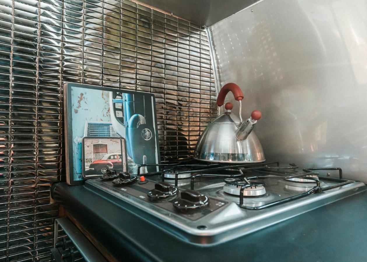 Silver Airstream Glamping & Rental Chichester Buitenkant foto