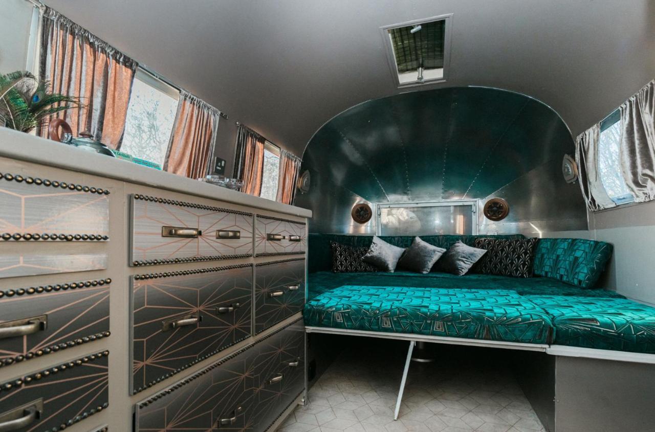 Silver Airstream Glamping & Rental Chichester Buitenkant foto