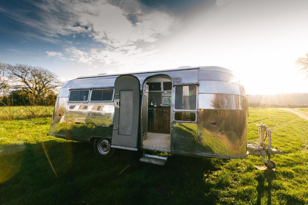 Silver Airstream Glamping & Rental Chichester Buitenkant foto