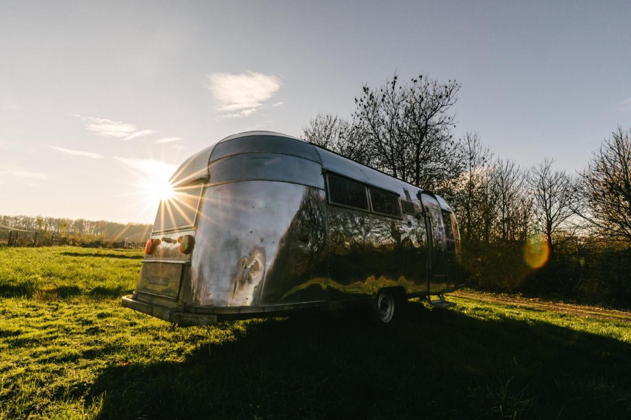 Silver Airstream Glamping & Rental Chichester Buitenkant foto