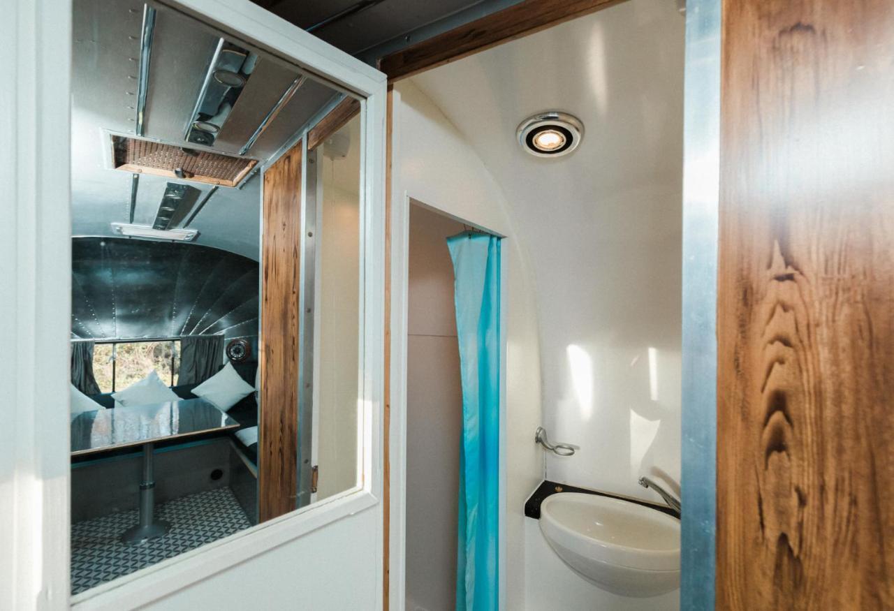 Silver Airstream Glamping & Rental Chichester Buitenkant foto