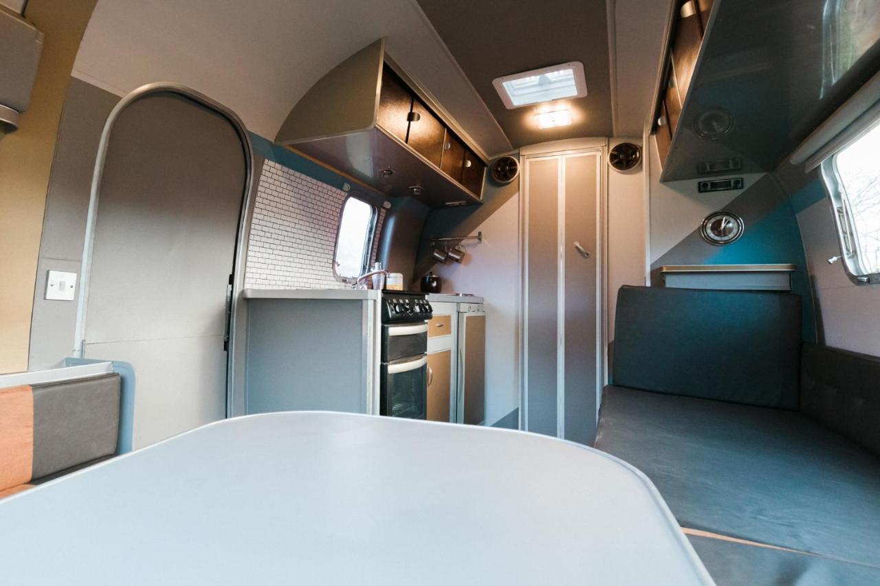 Silver Airstream Glamping & Rental Chichester Buitenkant foto