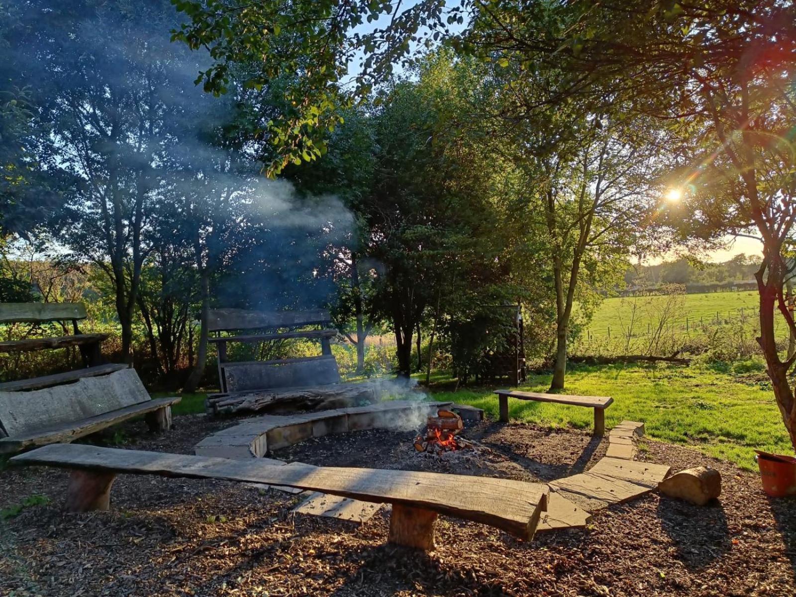 Silver Airstream Glamping & Rental Chichester Buitenkant foto
