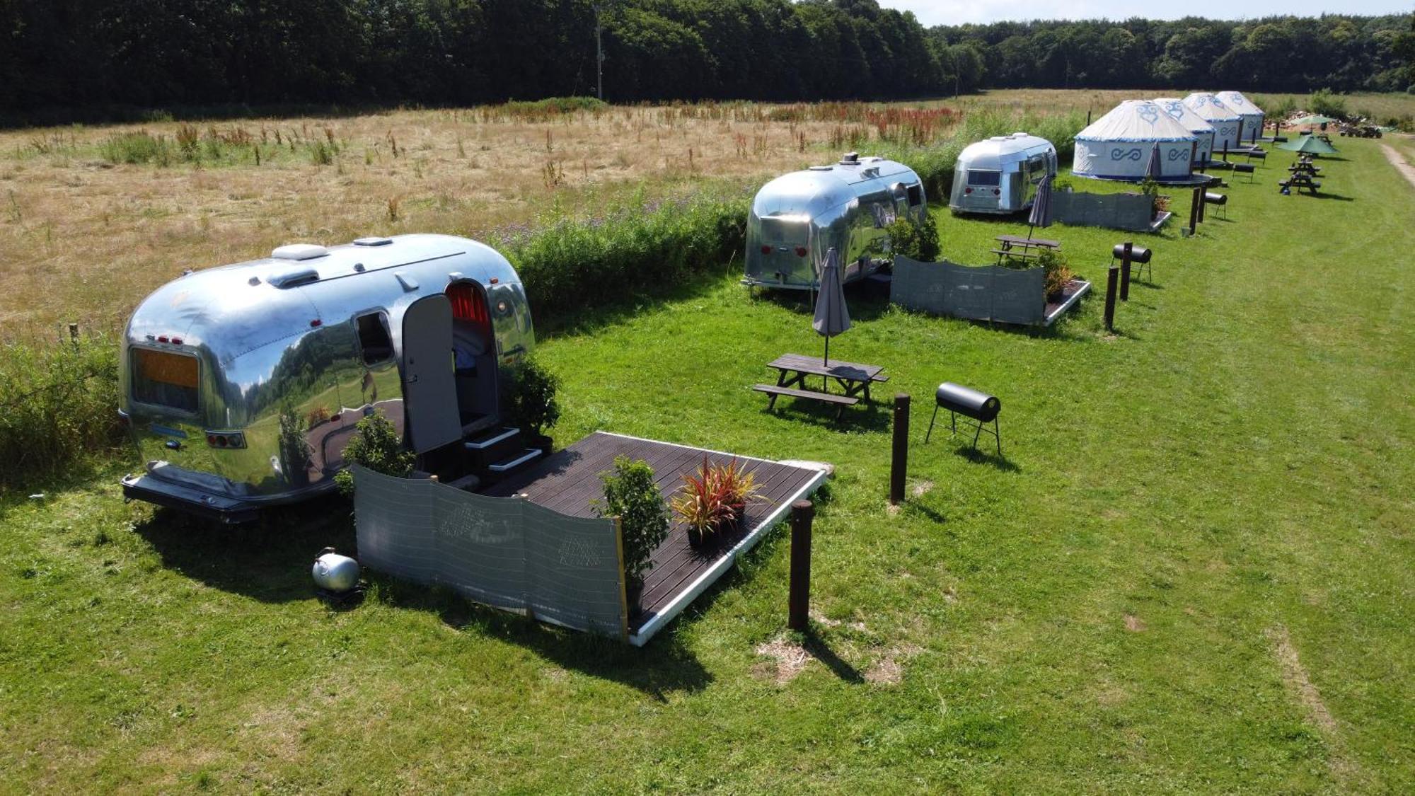 Silver Airstream Glamping & Rental Chichester Buitenkant foto