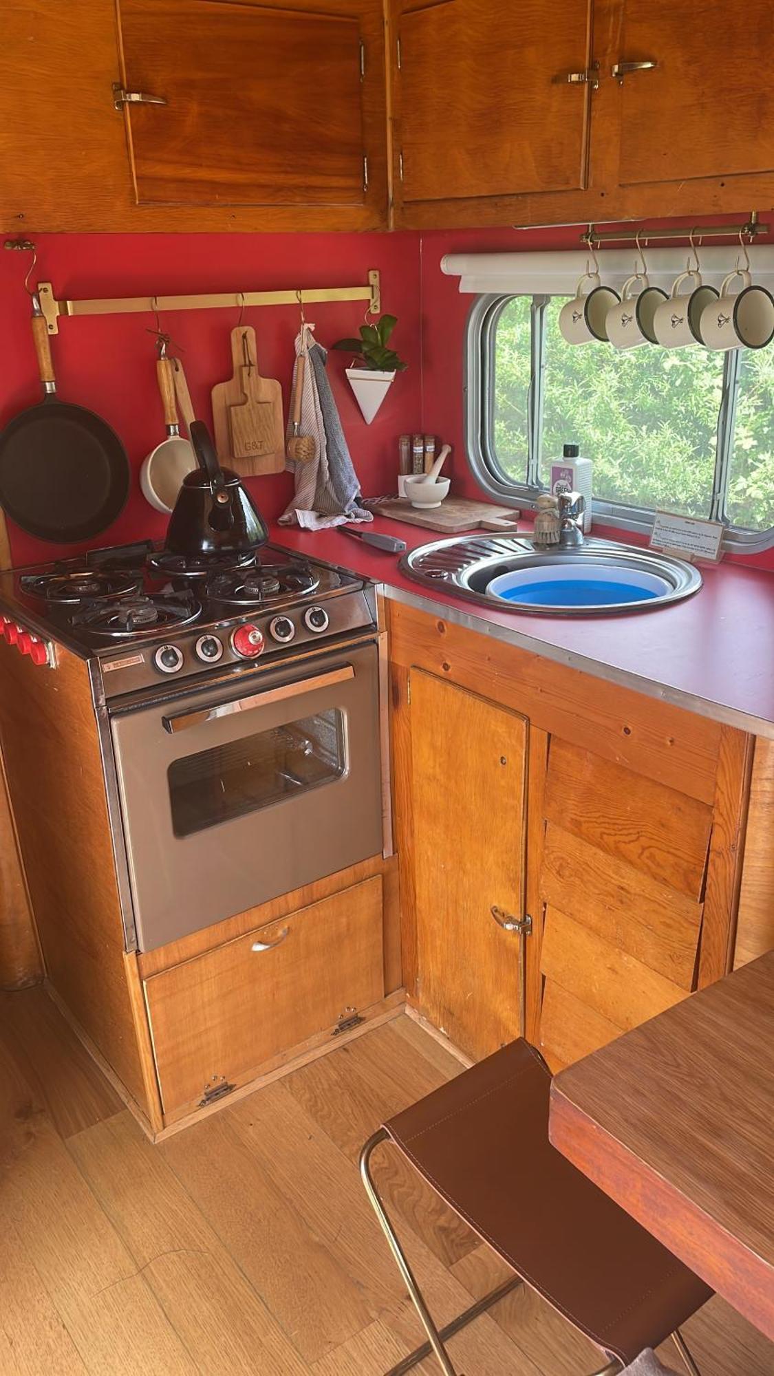 Silver Airstream Glamping & Rental Chichester Buitenkant foto